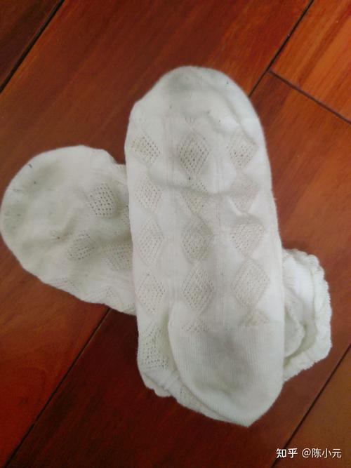 襪子可以穿兩天嗎?從健康、衛生到穿搭的深度解析,專家這樣說! 3 襪子可以穿兩天嗎