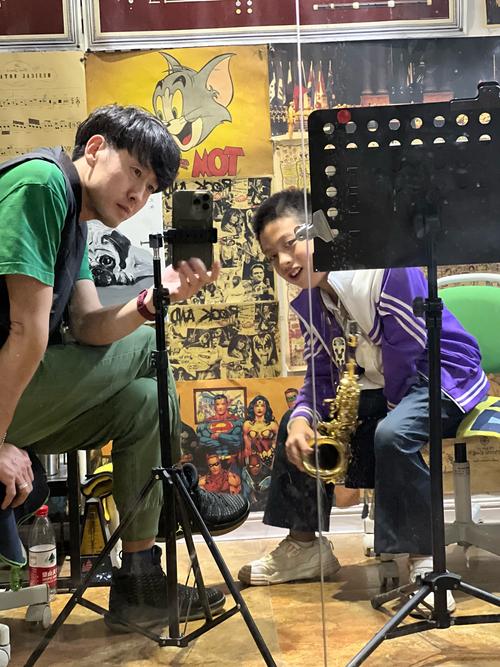 薩克斯風一堂課多少錢?從學費結構到專業老師選擇,深度解析薩克斯風學習成本 1 薩克斯風一堂課多少錢