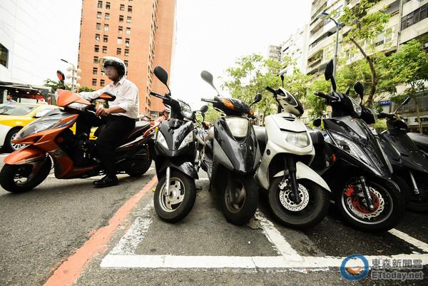 機車要立中柱嗎