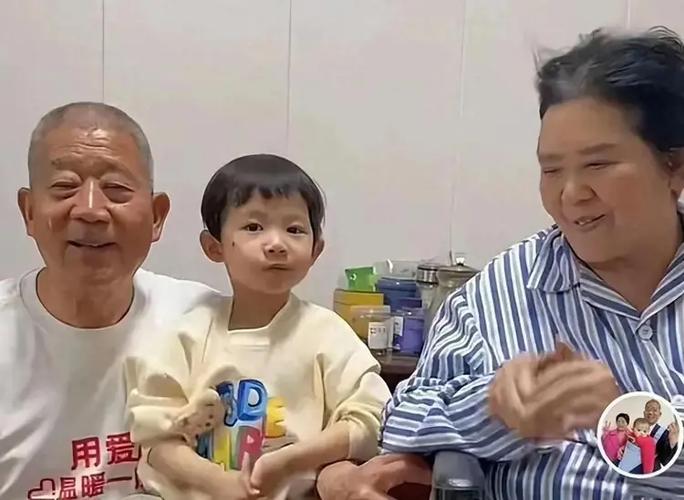 週予天的弟弟是誰:揭秘周興哲與流行音樂圈的兄弟情深 3 週予天的弟弟是誰