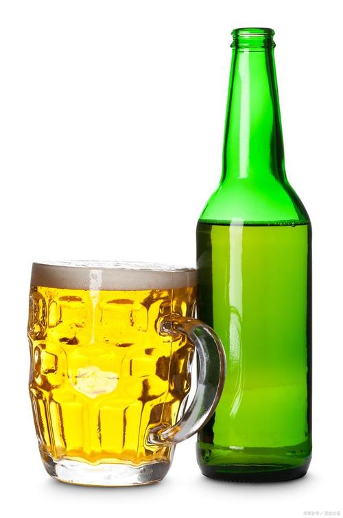 為什麼啤酒瓶是綠色?解密經典色調背後不為人知的歷史、科學與品牌秘密 3 為什麼啤酒瓶是綠色