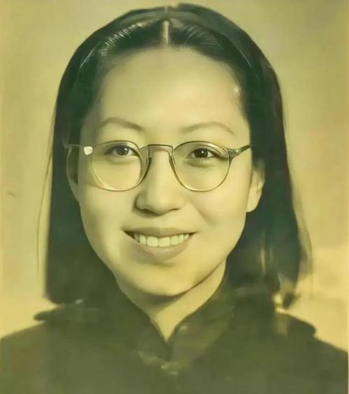 張愛玲有孩子嗎:深度探索這位文學巨匠的生命與傳承 1 張愛玲有孩子嗎