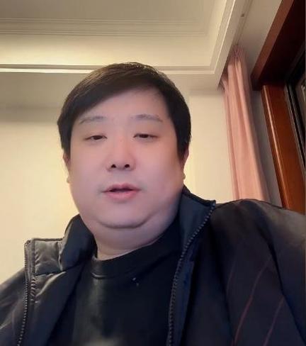 鳳梨老闆是誰