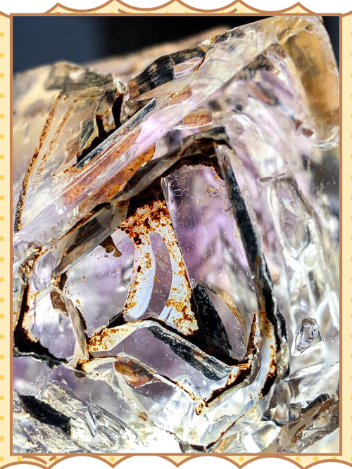 水晶可以帶去廟裡嗎?神聖場所與水晶能量的考量 1 水晶可以帶去廟裡嗎