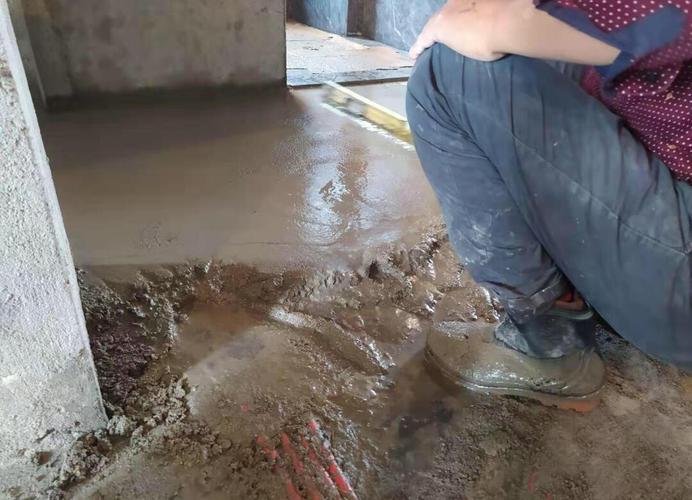 水泥地板凹陷怎麼處理?專業解析與步驟教學,讓您輕鬆解決居家煩惱 3 水泥地板凹陷怎麼處理