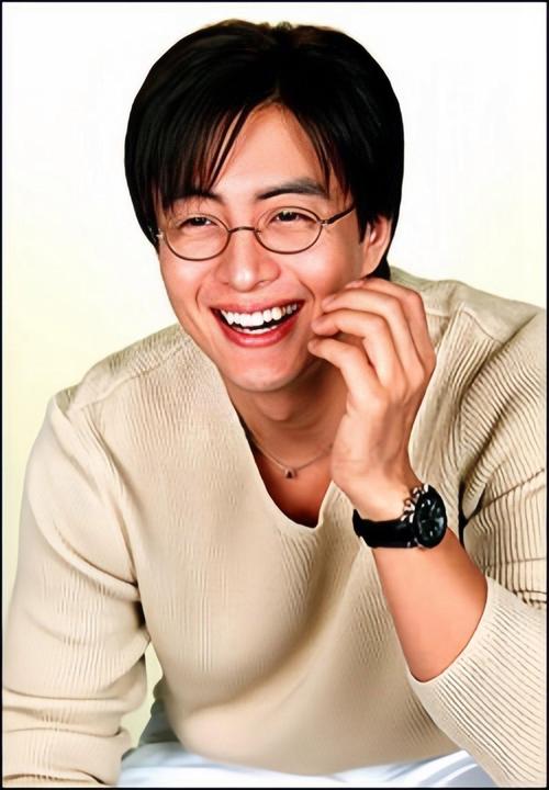 冬季戀歌男主角叫什麼名字