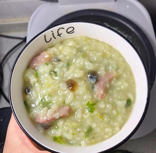 皮蛋可以煮什麼粥?經典皮蛋瘦肉粥到創意變化,讓你輕鬆變大廚! 3 皮蛋可以煮什麼粥