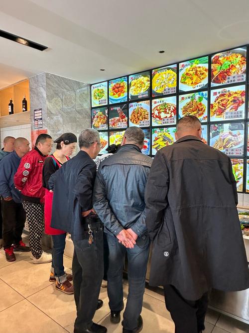 餐廳外場是什麼工作?從點餐、服務到顧客滿意度,全方位揭密餐飲業的靈魂角色 3 餐廳外場是什麼工作
