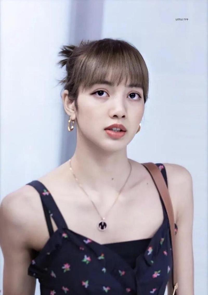 Lisa幾腰?精準解析BLACKPINK成員腰圍數據與身形奧秘 3 Lisa幾腰