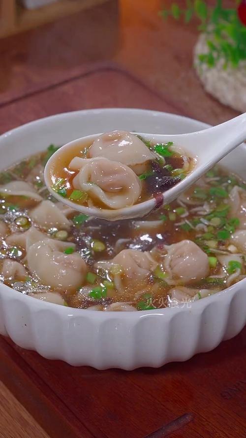 怎樣煮餛飩?美味的家常餛飩這樣做,湯頭鮮美,餛飩Q彈不破皮! 3 怎樣煮餛飩