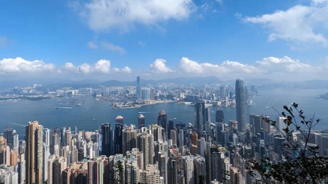 哪個地方是全球最大的離岸人民幣業務中心?香港如何穩居龍頭地位? 1 哪一個地方是全球最大的離岸人民幣業務中心