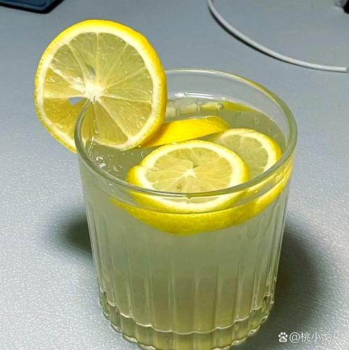 一顆檸檬可以泡多少水