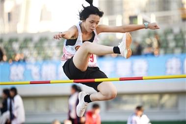 跳高是田賽嗎?深入解析跳高運動在田徑中的歸類與技巧 1 跳高是田賽嗎