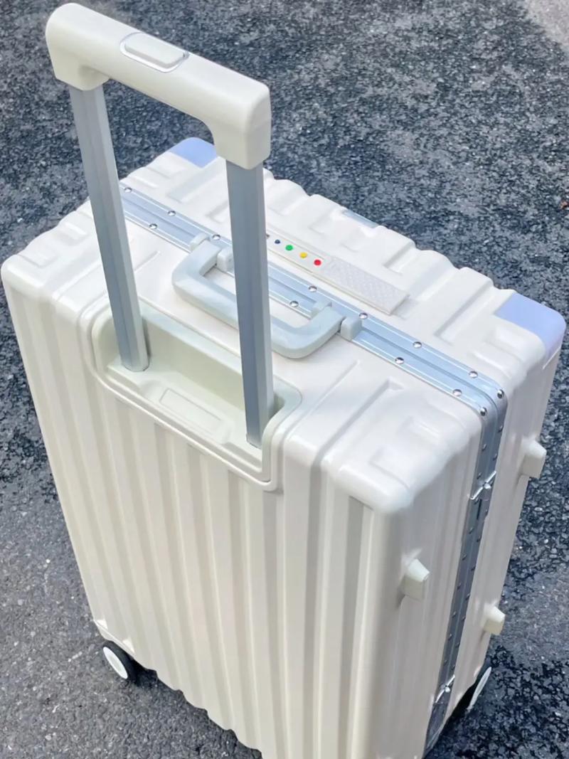 29吋行李箱可以放置物櫃嗎