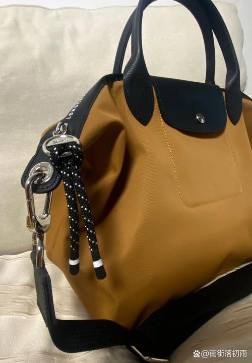 Longchamp 台灣多少錢